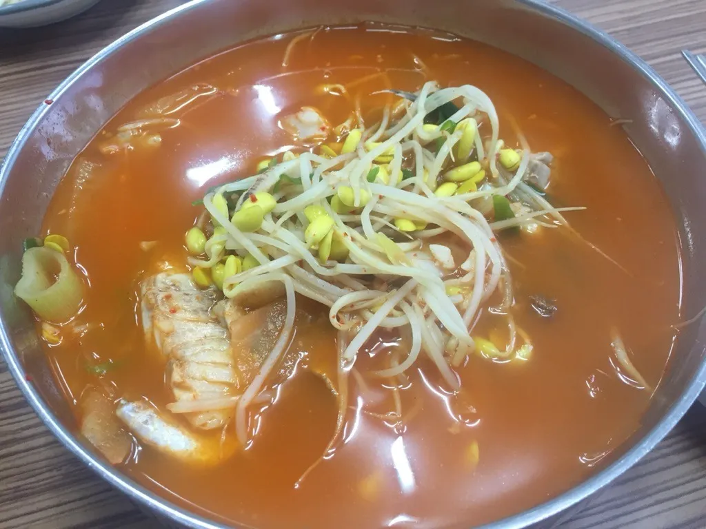 한식당-해산물요리-강원-삼척시-만남의식당