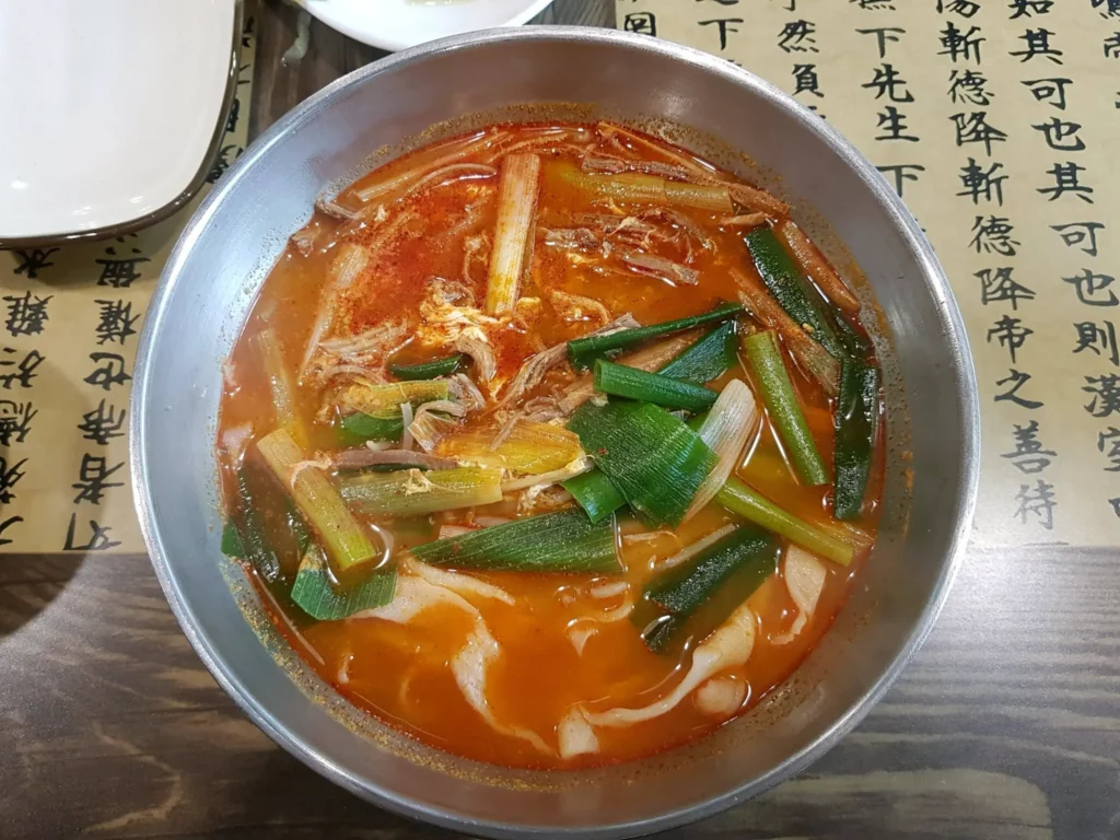 韓国麺料理 大田 儒城区 クンカルグクス